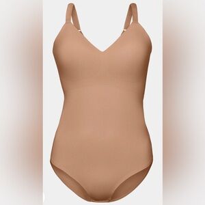 Knix Luxe lift bodysuit M+ cavassa supportive built in bra compression 34 DDD